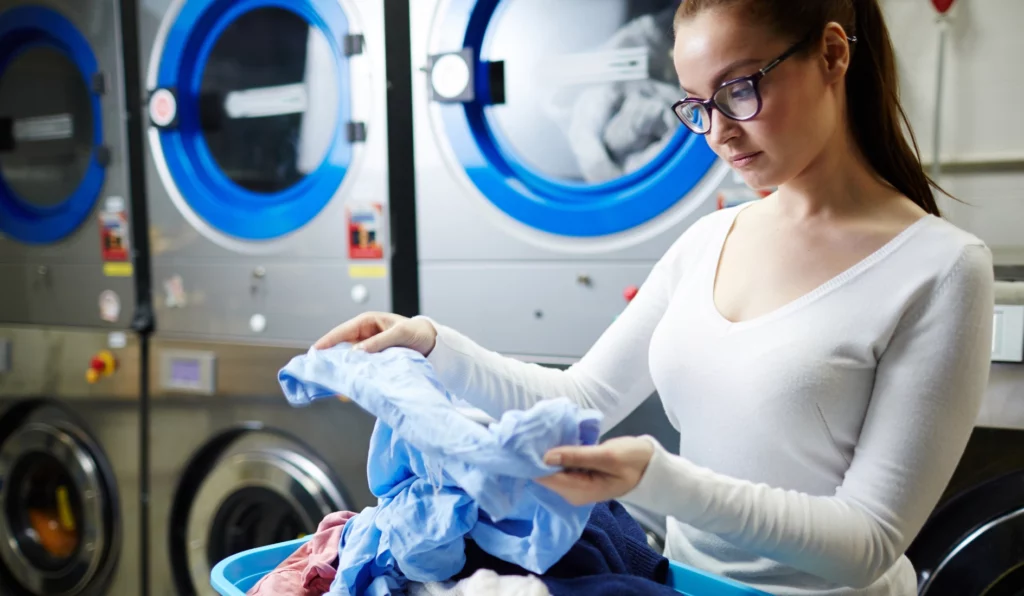 Kebutuhan yang Meningkat dan Permintaan Stabil adalah alasan Mengapa Bisnis Laundry Cocok untuk Generasi Milenial dan Gen Z