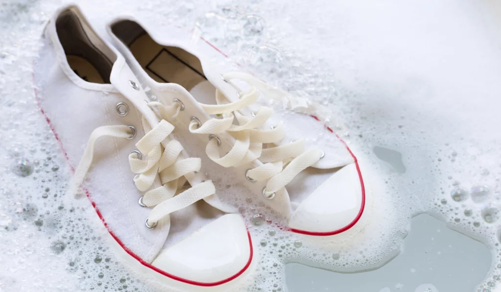 Lalu, Apakah Laundry Sepatu adalah Tren atau Kebutuhan?